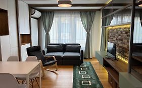 Niko'S Deluxe Apartment
